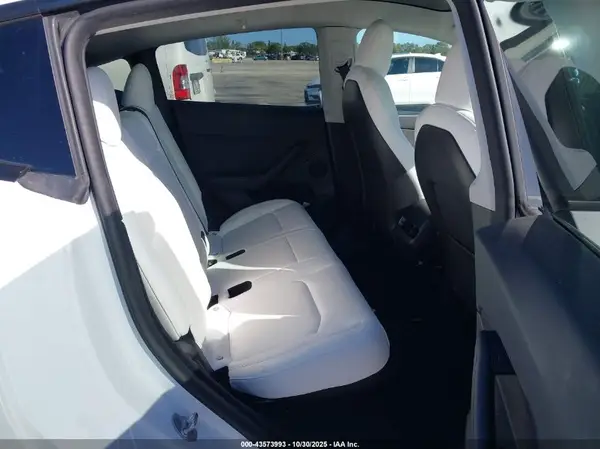 7SAYGDEF7PF602945 2023 TESLA MODEL Y - Image 8