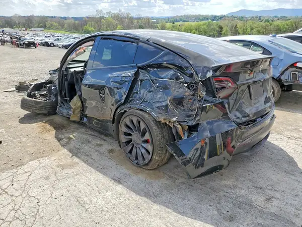 7SAYGDEF7PF604890 2023 TESLA MODEL Y - Image 2