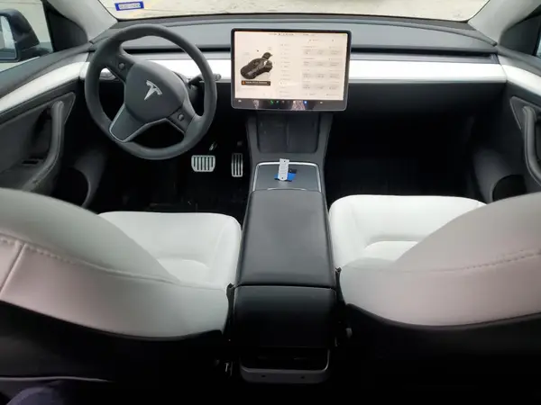 7SAYGDEF7PF660537 2023 TESLA MODEL Y - Image 8