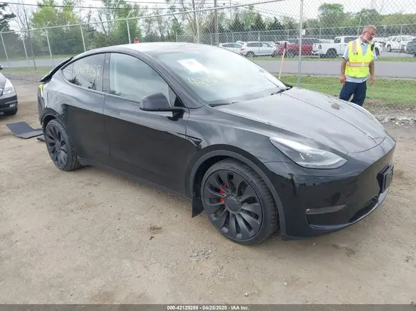 7SAYGDEF7PF663387 2023 TESLA MODEL Y - Image 1