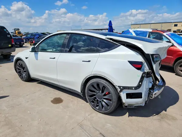 7SAYGDEF7PF694073 2023 TESLA MODEL Y - Image 2