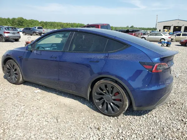 7SAYGDEF7PF699550 2023 TESLA MODEL Y - Image 2