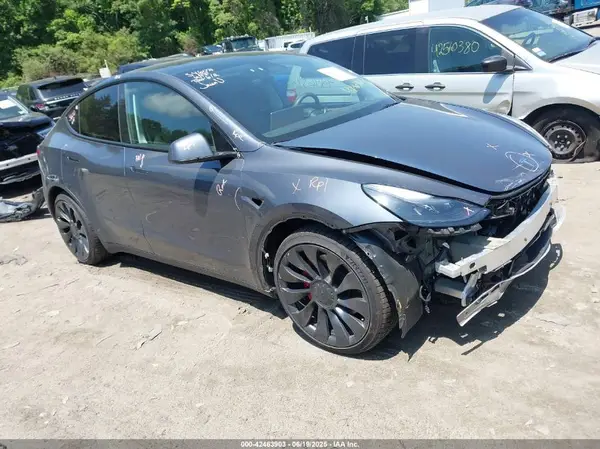 7SAYGDEF7PF700602 2023 TESLA MODEL Y - Image 1