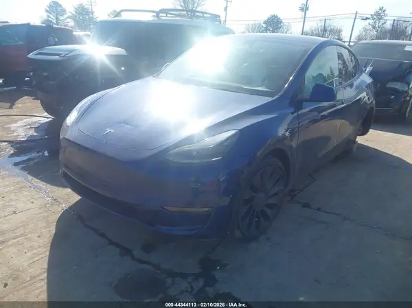 7SAYGDEF7PF705217 2023 TESLA MODEL Y - Image 2