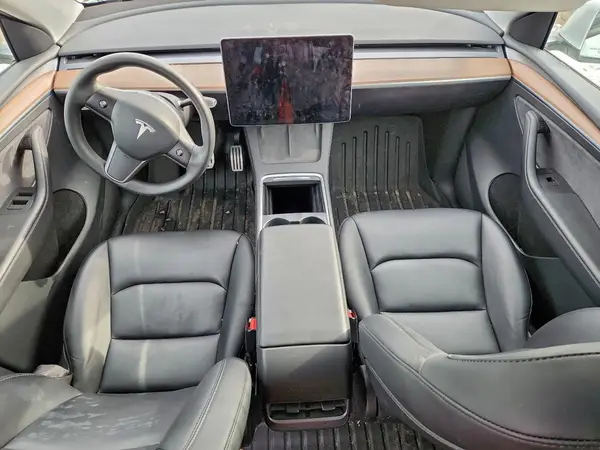 7SAYGDEF7PF709638 2023 TESLA MODEL Y - Image 8