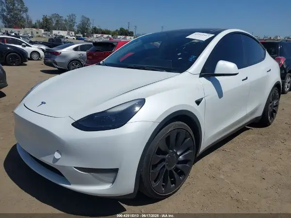 7SAYGDEF7PF739528 2023 TESLA MODEL Y - Image 2