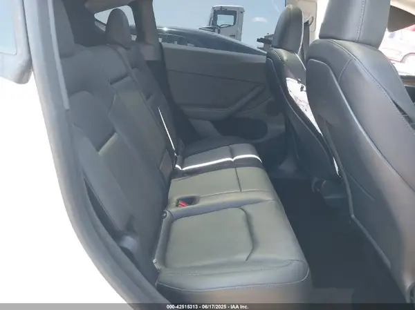 7SAYGDEF7PF739528 2023 TESLA MODEL Y - Image 8