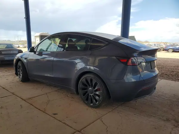 7SAYGDEF7PF756281 2023 TESLA MODEL Y - Image 2