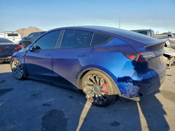 7SAYGDEF7PF770116 2023 TESLA MODEL Y - Image 2