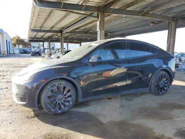 7SAYGDEF7PF786817 2023 TESLA MODEL Y - Image 1
