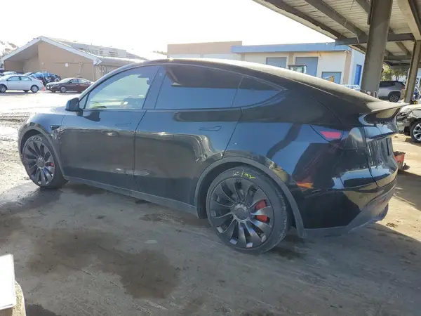 7SAYGDEF7PF786817 2023 TESLA MODEL Y - Image 2