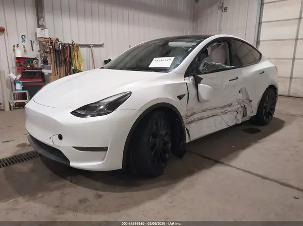 7SAYGDEF7PF811182 2023 TESLA MODEL Y - Image 2