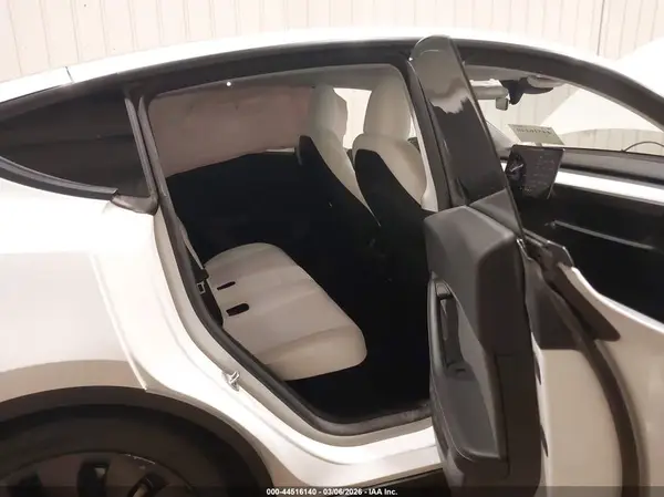 7SAYGDEF7PF811182 2023 TESLA MODEL Y - Image 8