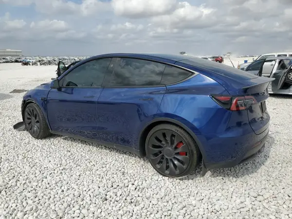7SAYGDEF7PF811344 2023 TESLA MODEL Y - Image 2