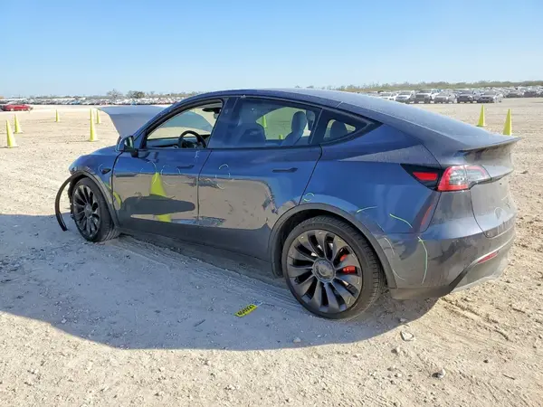 7SAYGDEF7PF846725 2023 TESLA MODEL Y - Image 2