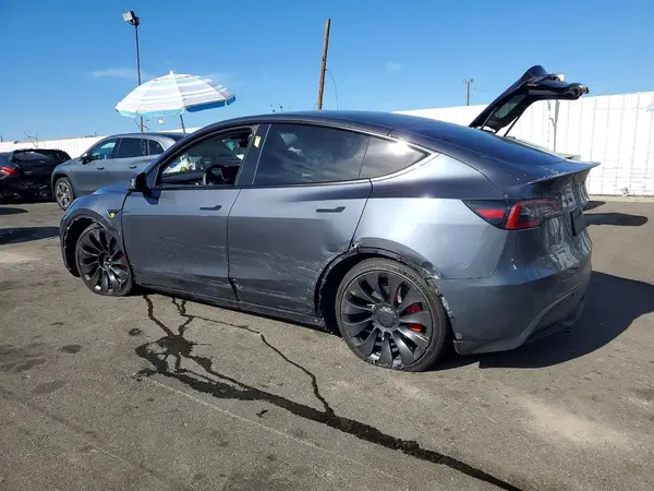 7SAYGDEF7PF887968 2023 TESLA MODEL Y - Image 2