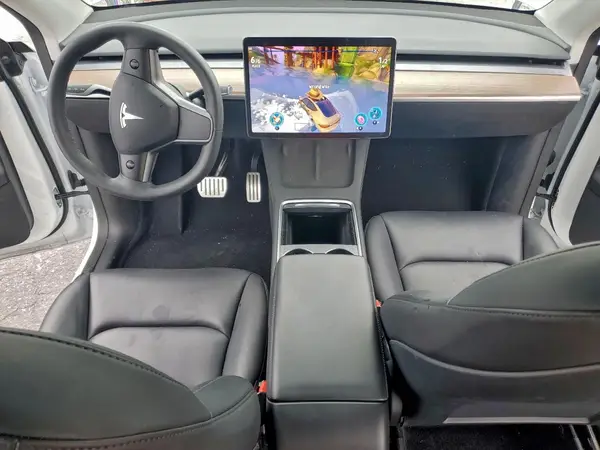 7SAYGDEF7PF888389 2023 TESLA MODEL Y - Image 8