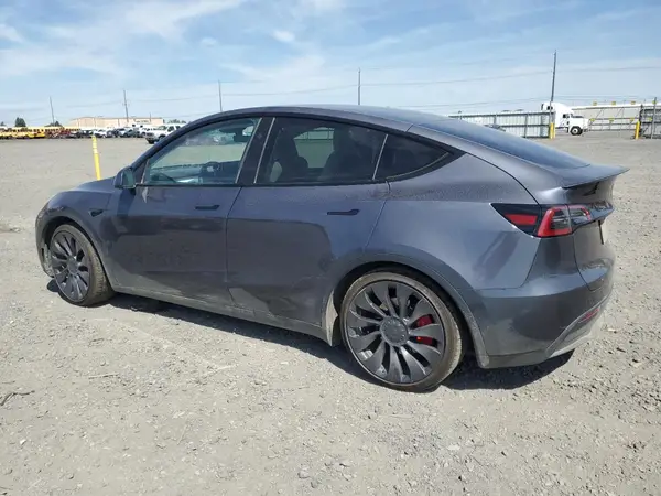 7SAYGDEF7PF897626 2023 TESLA MODEL Y - Image 2