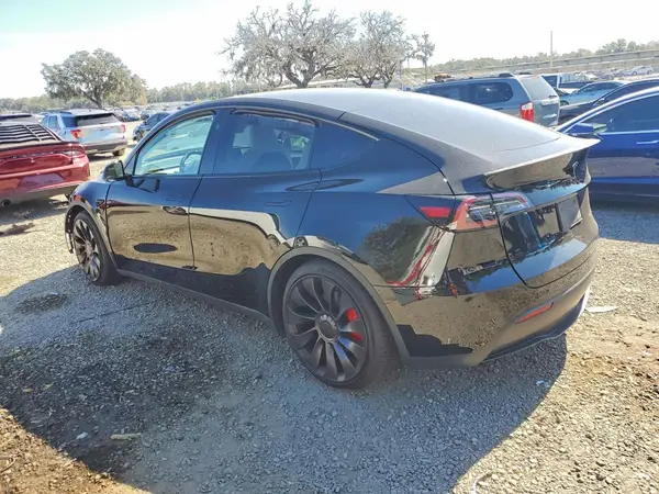 7SAYGDEF7PF907460 2023 TESLA MODEL Y - Image 2