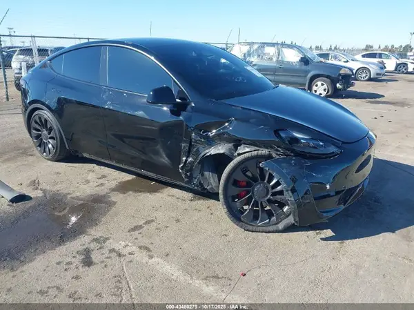 7SAYGDEF7PF908219 2023 TESLA MODEL Y - Image 1