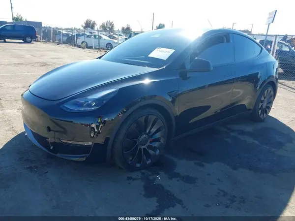 7SAYGDEF7PF908219 2023 TESLA MODEL Y - Image 2