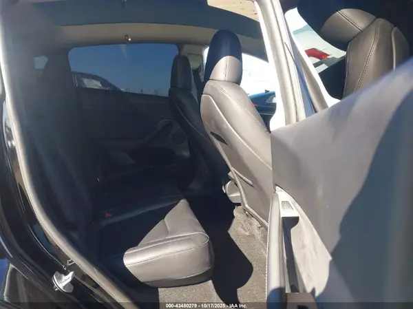 7SAYGDEF7PF908219 2023 TESLA MODEL Y - Image 8