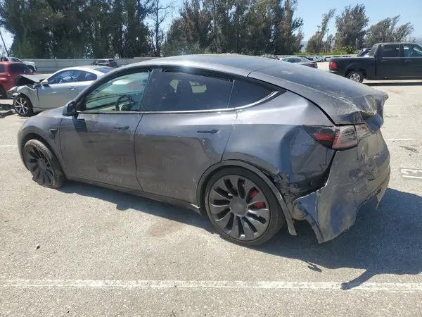 7SAYGDEF7PF916563 2023 TESLA MODEL Y - Image 2