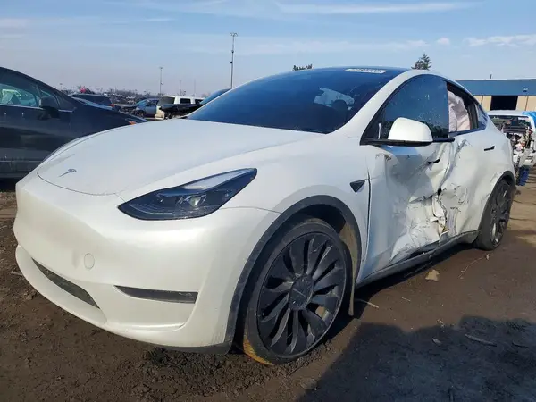 7SAYGDEF7PF936795 2023 TESLA MODEL Y - Image 1