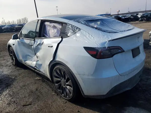 7SAYGDEF7PF936795 2023 TESLA MODEL Y - Image 2