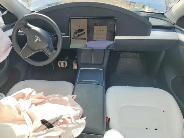 7SAYGDEF7PF936795 2023 TESLA MODEL Y - Image 8