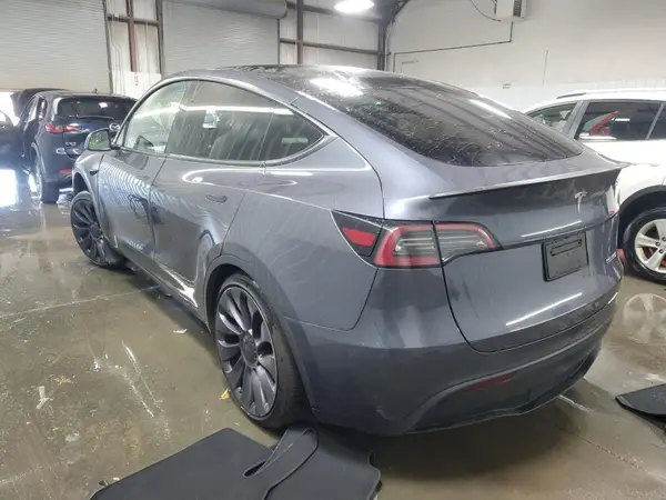 7SAYGDEF7PF938675 2023 TESLA MODEL Y - Image 2