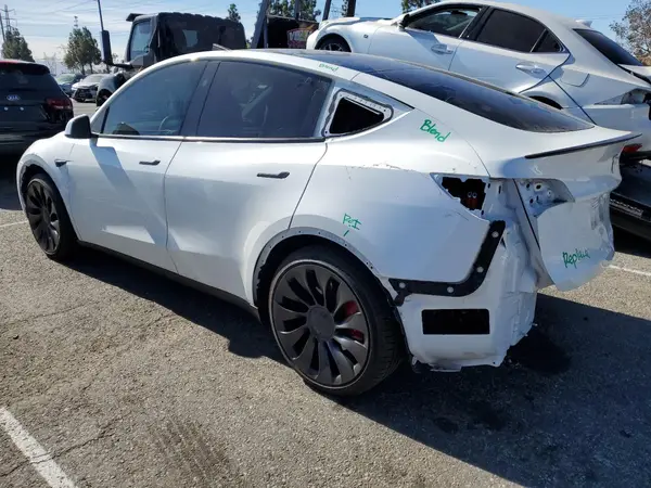 7SAYGDEF7PF962684 2023 TESLA MODEL Y - Image 2