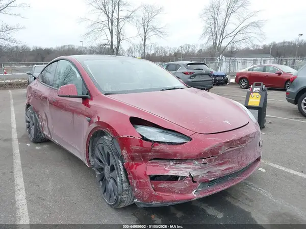 7SAYGDEF7RA261420 2024 TESLA MODEL Y - Image 1