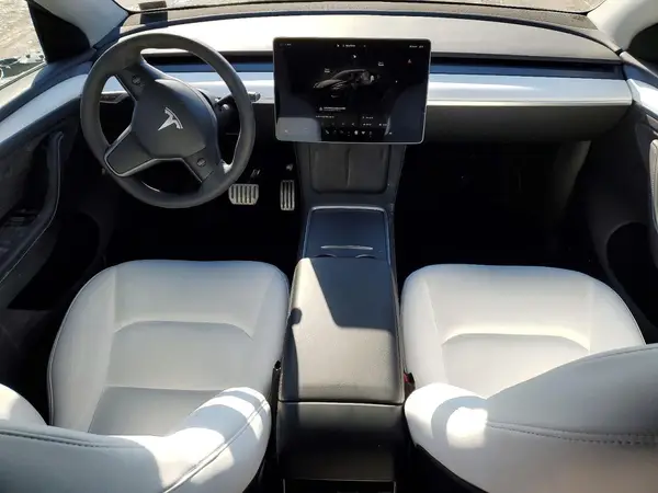 7SAYGDEF7RA264611 2024 TESLA MODEL Y - Image 8