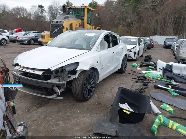 7SAYGDEF7RA266469 2024 TESLA MODEL Y - Image 2