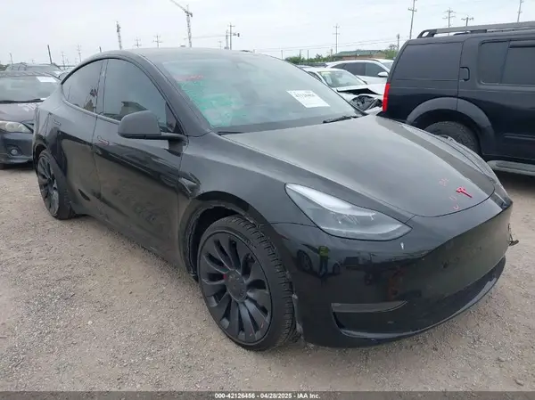 7SAYGDEF7RA267752 2024 TESLA MODEL Y - Image 1