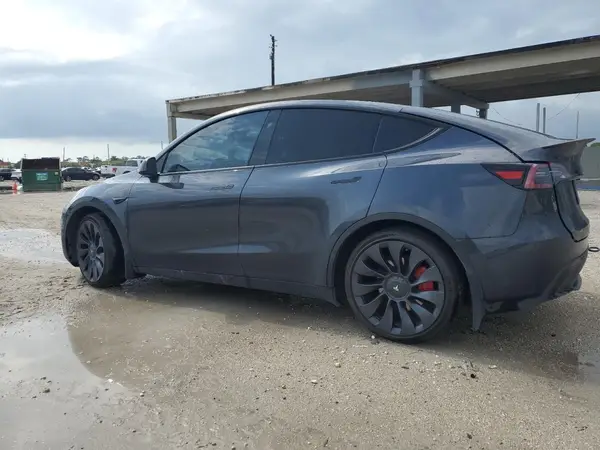 7SAYGDEF7RA268772 2024 TESLA MODEL Y - Image 2