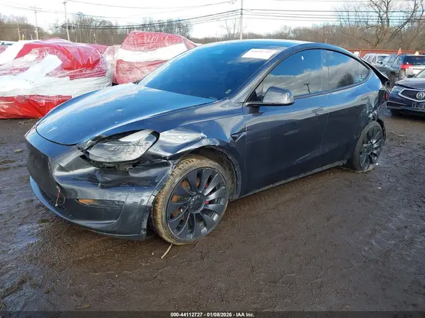 7SAYGDEF7RA277486 2024 TESLA MODEL Y - Image 2
