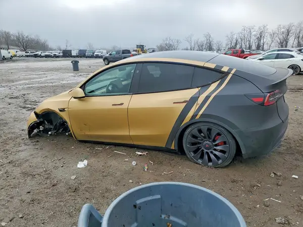 7SAYGDEF7RA285703 2024 TESLA MODEL Y - Image 2