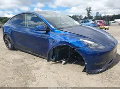 7SAYGDEF7RA327187 2024 TESLA MODEL Y
