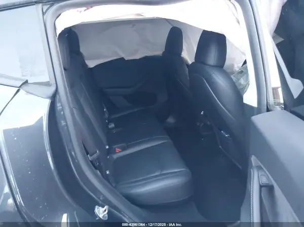 7SAYGDEF7RA329263 2024 TESLA MODEL Y - Image 8