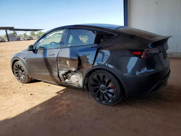 7SAYGDEF7RF020072 2024 TESLA MODEL Y - Image 2