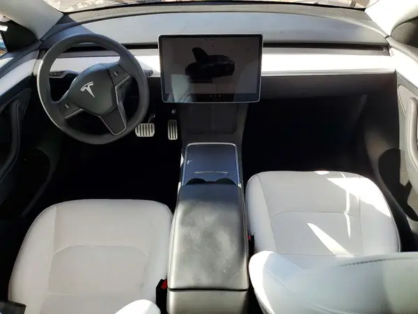 7SAYGDEF7RF020072 2024 TESLA MODEL Y - Image 8