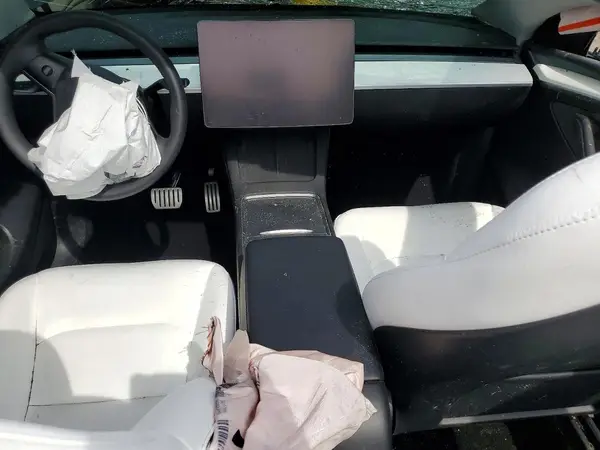 7SAYGDEF7RF021349 2024 TESLA MODEL Y - Image 8