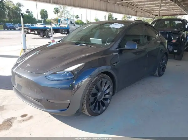 7SAYGDEF7RF041987 2024 TESLA MODEL Y - Image 2