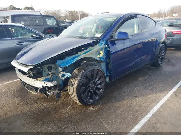 7SAYGDEF7RF042041 2024 TESLA MODEL Y - Image 2
