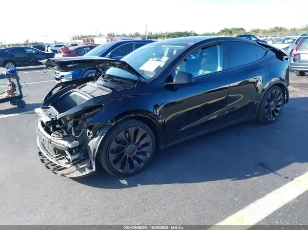 7SAYGDEF7RF042587 2024 TESLA MODEL Y - Image 2