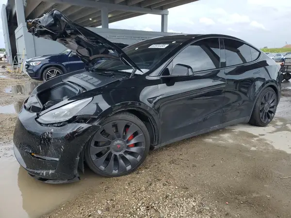 7SAYGDEF7RF045702 2024 TESLA MODEL Y - Image 1