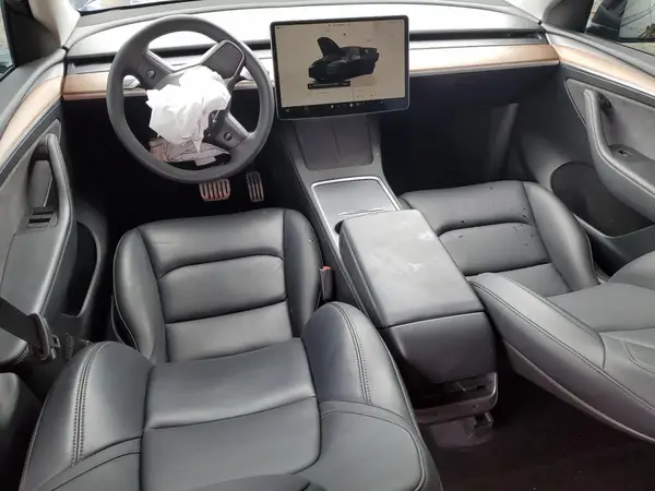 7SAYGDEF7RF045702 2024 TESLA MODEL Y - Image 8