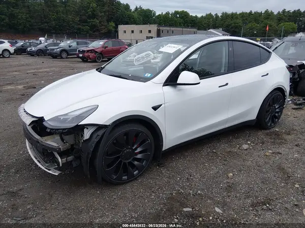 7SAYGDEF7RF046977 2024 TESLA MODEL Y - Image 2